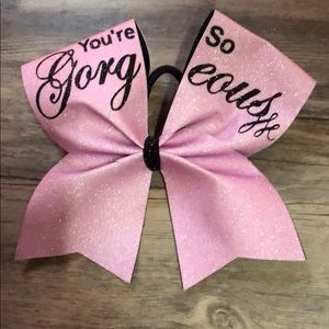 Cheer bow